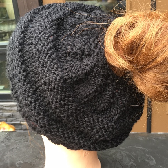 Hand Knit Messy Bun Hat/Toque - Picture 2 of 4
